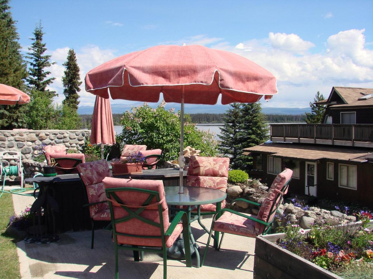 Eagle'S Nest Resort Anahim Lake Eksteriør billede
